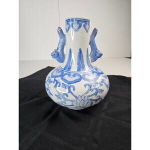 Vintage Unique Chinese Blue and White Porcelain Ceramic Vase Decorative Handles.